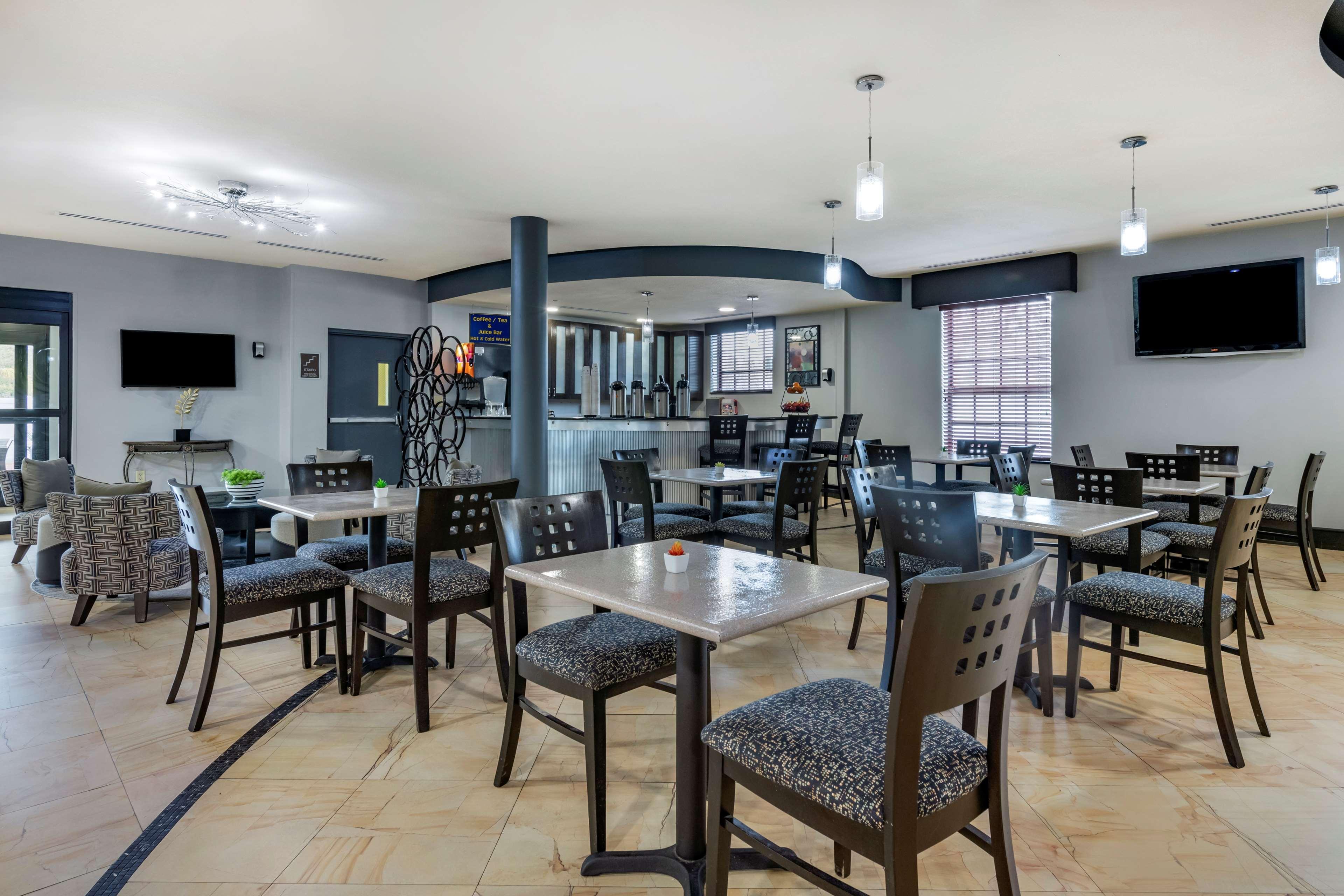 Best Western Plus Bradenton Gateway Hotel Exterior photo